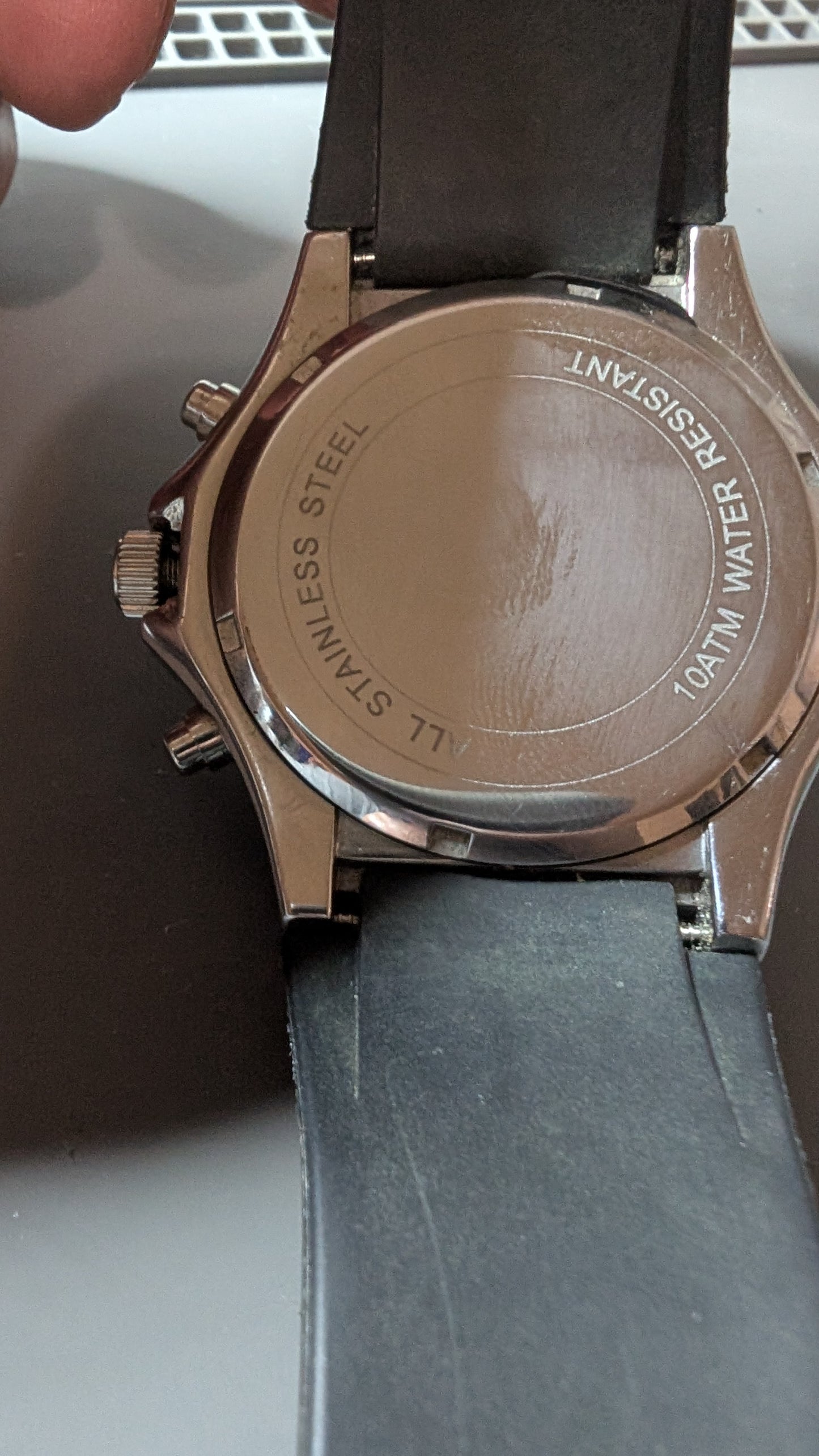 Orvis chronograph diver style watch with silicone diver style band and new battery. Very good condition. Keeps great time.