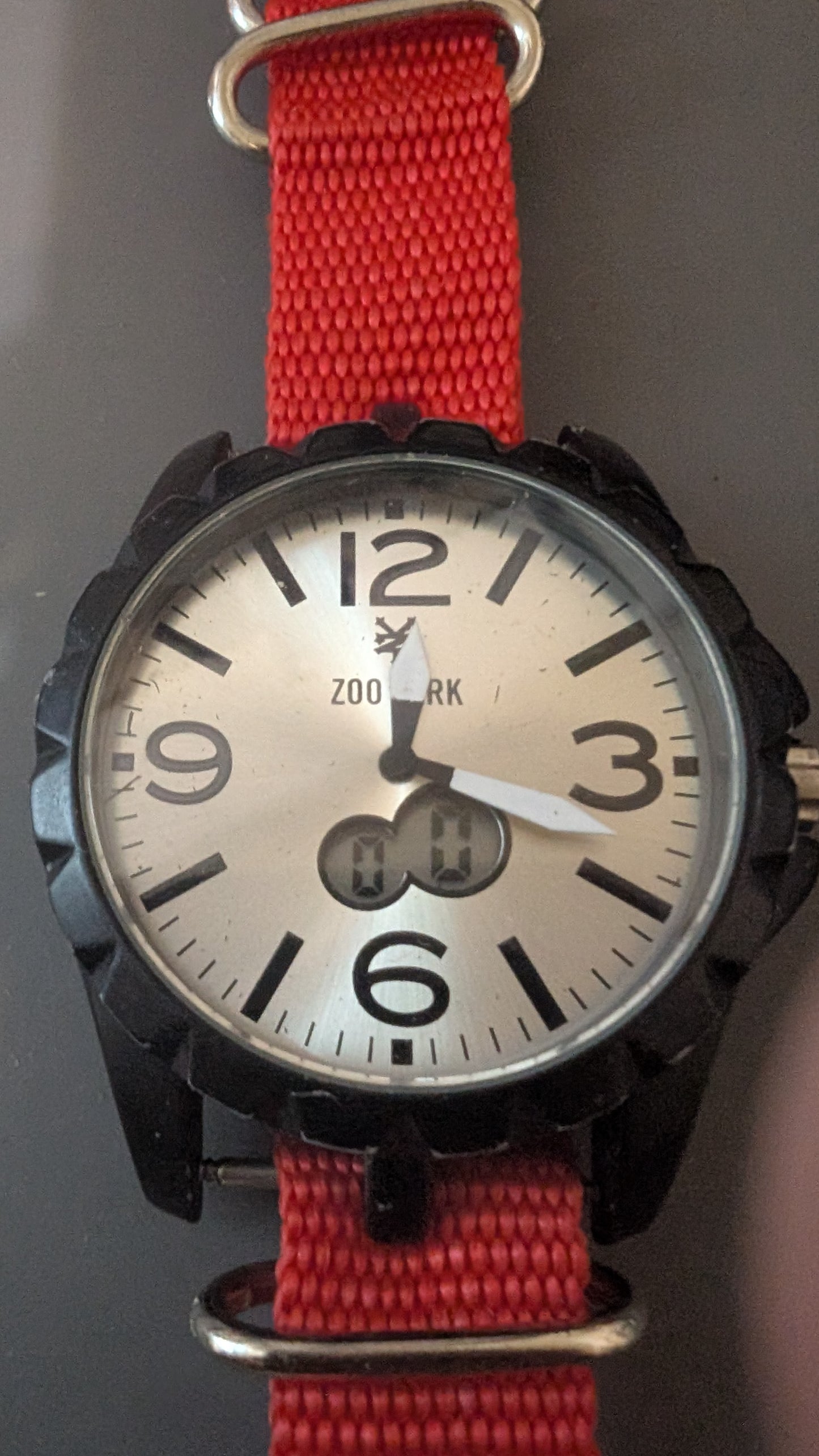 Men's Zoo York Quartz digital and analog readout watch with new batteries that is clean and keeps good time.
