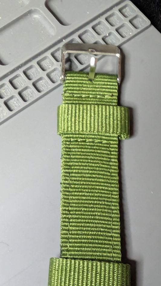 Orvis Unisex size quartz field watch with new battery and new NATO band. In great condition and keeps good time.