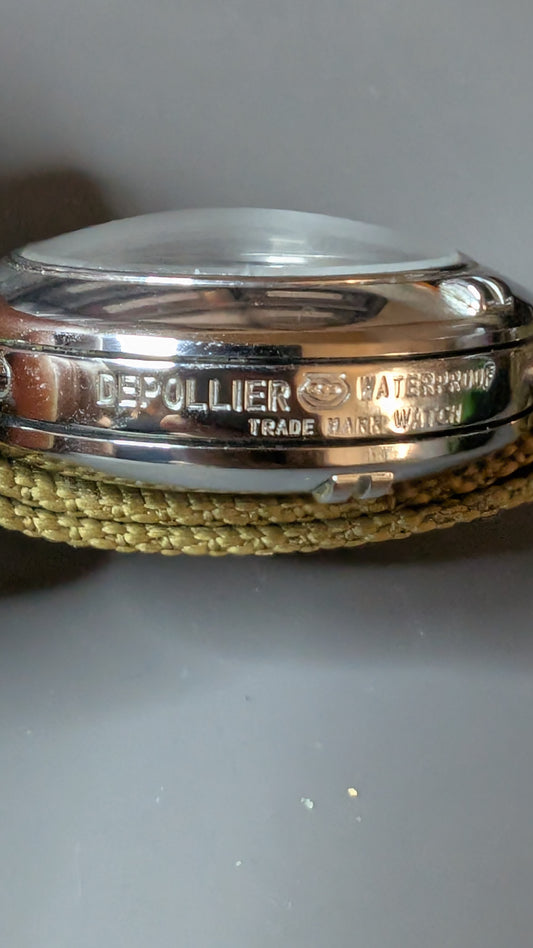 World War I Elgin field watch that has been fully reconditioned. Has reproduction case. Keeps time.