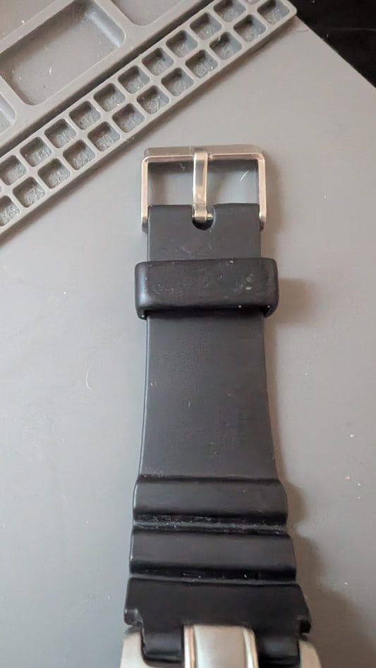 Fossil blue quartz divers watch with new battery and diver style silicone band. New battery. Keeps good time.